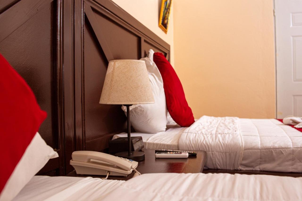 La Pepiniere Hotel Petionville Экстерьер фото